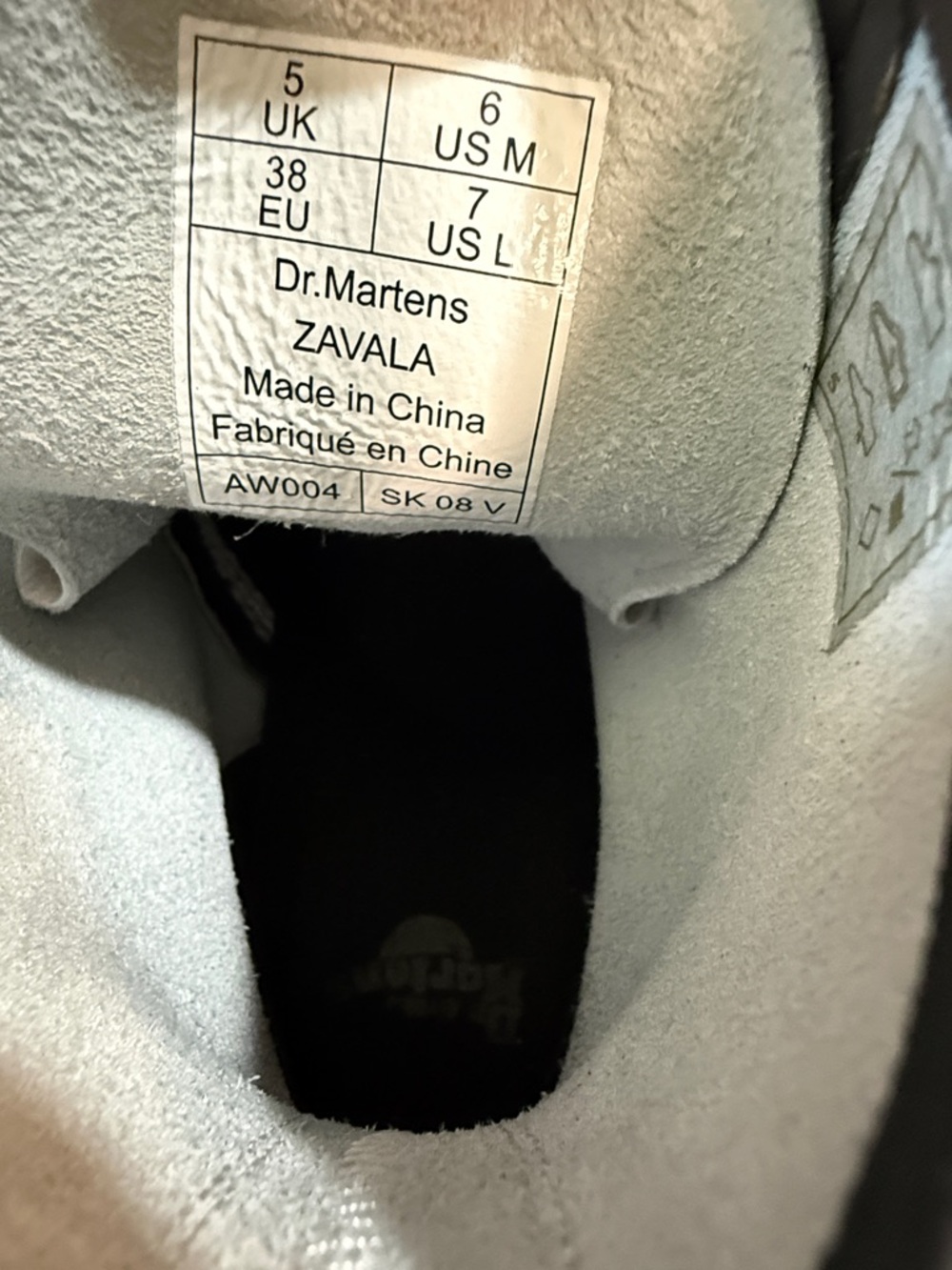 White Doc Martins Size 7 like new - Picture 7 of 8